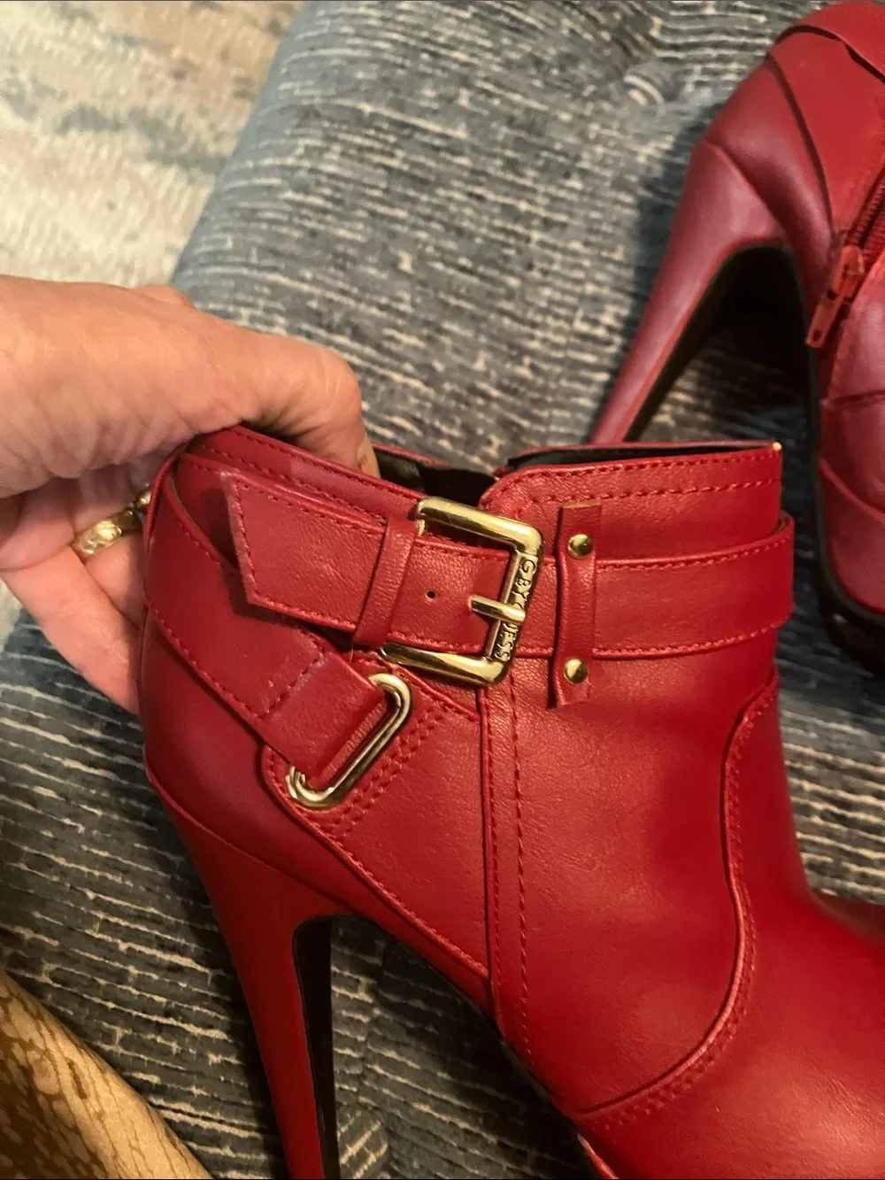 Guess bold red